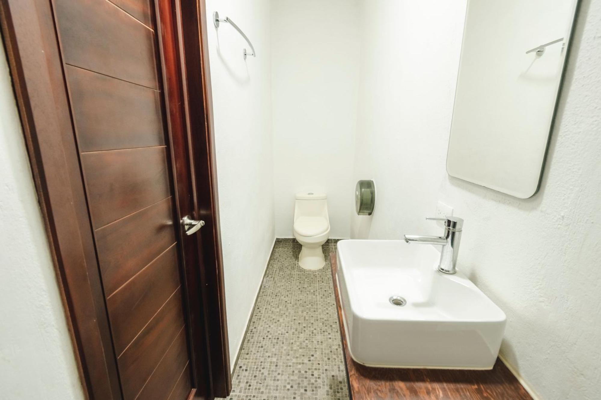 Hotel Quiam Плая дел Кармен Екстериор снимка